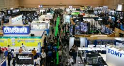 静岡市内の展示施設で開幕した国内最大級の模型見本市「第63回静岡ホビーショー」=14日午前