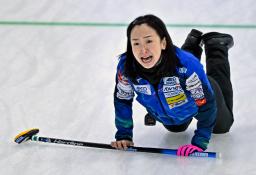 プレーオフのフォルティウス戦、指示を出すロコ・ソラーレの藤沢=稚内市みどりスポーツパーク