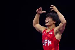 レスリングの世界選手権で初優勝した70キロ級の青柳善の輔=14日、ザグレブ(ゲッティ=共同)