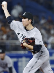 ヤクルト戦に先発した巨人・戸郷=神宮
