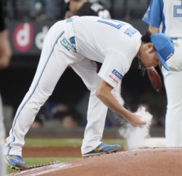 2回、適時打で追加点を許した日本ハム・伊藤=エスコンフィールド
