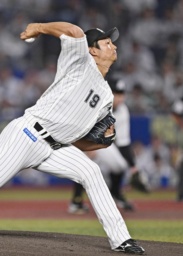 西武戦に先発したロッテ・唐川=ZOZOマリン