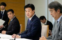 クマ被害対策等に関する関係閣僚会議で発言する木原官房長官(中央)=30日午後、首相官邸