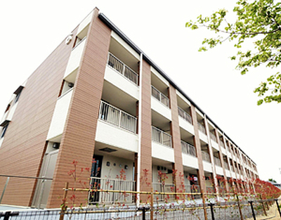 ４月に避難者の入居が始まった復興公営住宅＝福島市・北沢又団地６号棟
