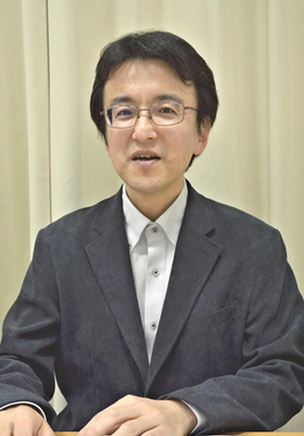 <strong>はこいし・ひろし</strong>　１９６５年、岩手県生まれ。国学院大文学部卒、同大大学院文学研究科博士課程後期単位取得退学。東京大史料編纂（へんさん）所の助手、助教授を経て、現在は准教授。専門は幕末維新政治史。著書に「戊辰戦争の史料学」など。