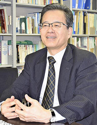 「帰還した地域での役割を楽しみ、社会参加してほしい」と話す安村副学長