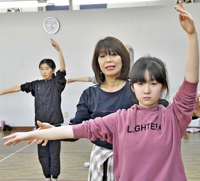 いつまでも生徒たちの憧れであり続けるのが今の目標。自分の可能性に挑戦し、自分を磨いて人生１００年をすてきに生きる女性のモデルになりたい