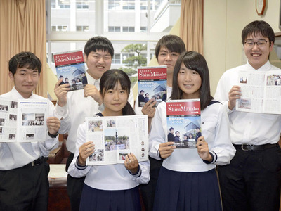 生徒たちがベラルーシで得た教訓をまとめた冊子。冊子に込められた生徒の思いを、古里の未来を考える力にしてほしい