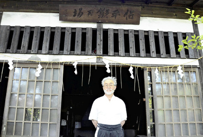 予期せぬ形で師匠の下を追い出され福島市立子山に居を構えた。福島の地から真の日本刀を追い求める日々が始まった