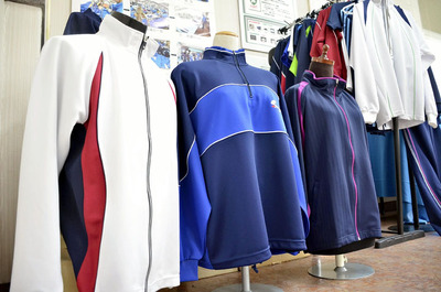 災い転じて福。「クラロン」という社名が引き起こした商標問題から、会社の発展につながるスポーツウエア製造が始まった