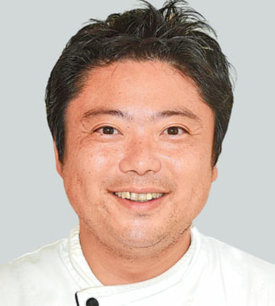 萩春朋氏