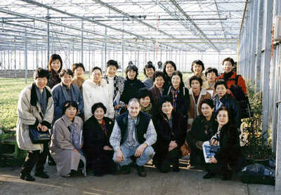 欧州研修に参加した時の私（最前列左）。女性も農場を経営していた。性別に関係なく意欲を持つ人がやり遂げられる環境に感銘を受けた