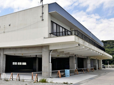 震災から８年半もの間、閉鎖された久之浜魚市場。水揚げしても別の漁港に持って行かなければならず、取った魚が捨てられることもあった