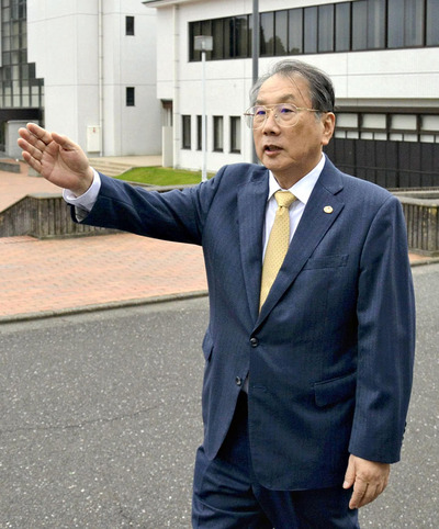 医療創生大の構内を歩く私。新時代の人材育成に向け、これからも歩みたい