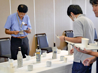 本県ではさまざまな講習会が開かれ、その機会を捉えて蔵が酒造りの技を磨いている