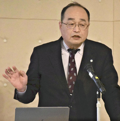 震災後の福島大の取り組みを解説した三浦学長