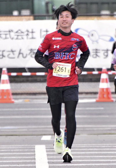 フルマラソンを完走した伊藤さん＝２月２３日