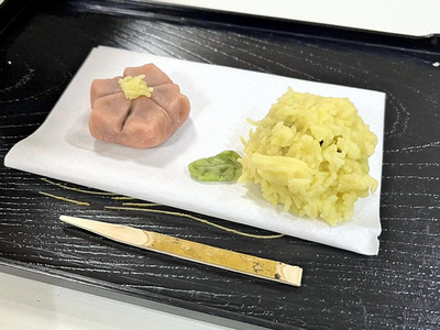 桜モチーフなんだけど、梅みたい（笑）