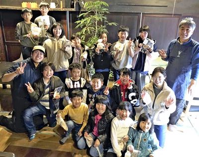 田人町地域おこし協力隊として着任した１年目、ホワイトデーイベントの様子。子育てを応援しようとする心を持つ田人町の住民の皆さんには本当にお世話になっている
