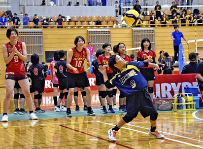 試合を楽しむ子どもたち