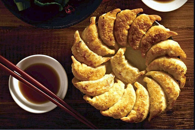 オンライン販売が始まった照井の餃子