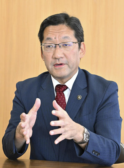 【内田広之氏略歴】東大大学院教育学研究科修了。市長。福島大理事・事務局長、文部科学省教育改革推進室長、岡山県教育次長。いわき市平字一町目１