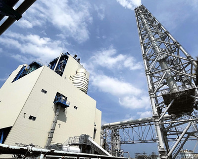 再建された４号バイオマスボイラー（いわき大王製紙提供）