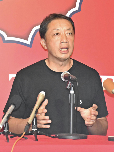 会見する大倉社長