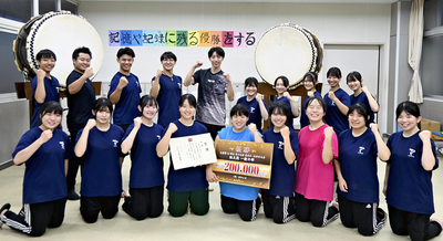 「日本一を目指す」と意気込む和太鼓部員たち