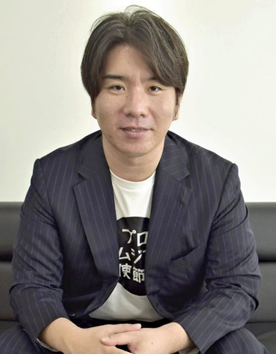 公演をＰＲした円谷さん