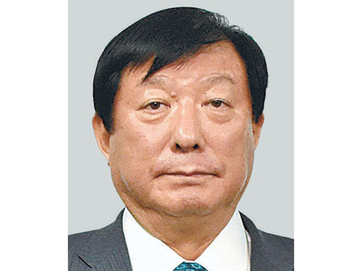 亀岡偉民被告