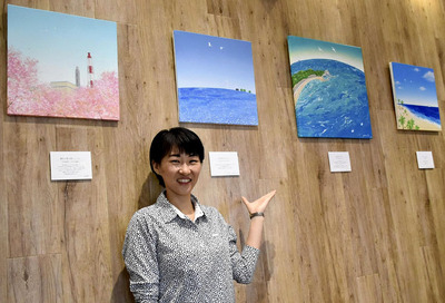 作品をＰＲする金沢さん