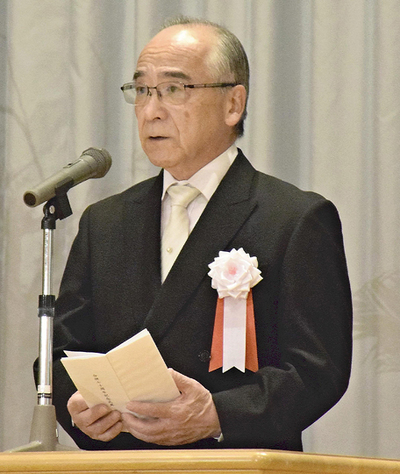 式辞を述べる押部町長