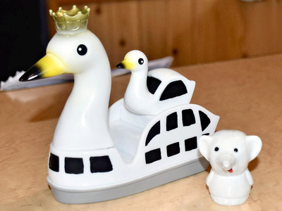 「はくちょう丸」のソフトビニール人形