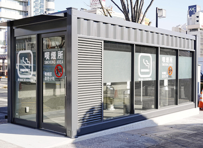 駅前交番東側に移設された喫煙所