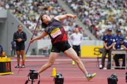 　女子やり投げ　６４メートル１６をマークし優勝した北口榛花＝国立競技場