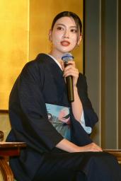 　イベントにゲスト参加した三吉彩花さん＝１８日午後、さいたま市