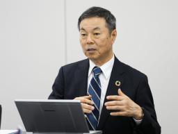 　インタビューに応じるユニチカの藤井実社長