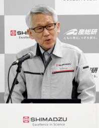 　記者会見する島津製作所エグゼクティブ・リサーチフェローの田中耕一氏＝２０日午後、京都市中京区