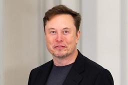 　イーロン・マスク氏＝１４日、ルサイル（ロイター＝共同）