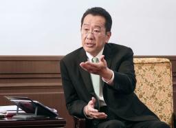 　２１日、台北でインタビューに応じる台湾の顧立雄国防部長（共同）