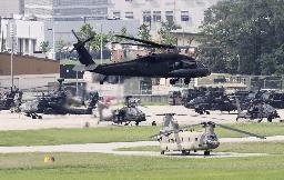 　ソウル南方・平沢の米軍基地で飛び立つヘリ＝２０２２年、ソウル（聯合＝共同）