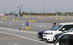 　利用率が低迷する大阪・関西万博のＰ＆Ｒ用駐車場＝４月、大阪市此花区