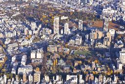 　東大本郷キャンパス（中央下）