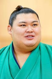 　大相撲夏場所千秋楽から一夜明け、記者会見する大関大の里＝２６日、茨城県阿見町の二所ノ関部屋