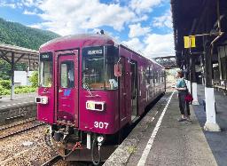 　長良川鉄道＝岐阜県郡上市の郡上八幡駅