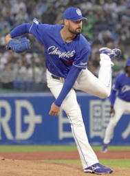 　ヤクルト戦に先発した中日のマラー＝神宮