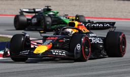 　Ｆ１スペインＧＰで予選に臨むレッドブルの角田裕毅＝５月３１日、モントメロ（ロイター＝共同）