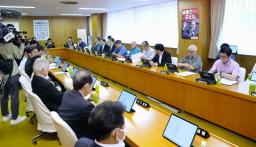 　自民党本部で開かれた総務会＝３日午前、東京・永田町