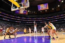 　米ロサンゼルスのクリプト・ドットコム・アリーナ（ＮＢＡＥ・ゲッティ＝共同）